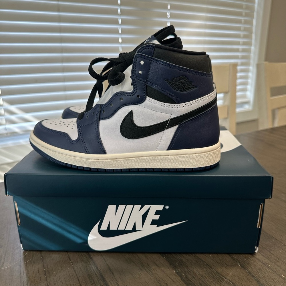 Nike Air Jordan 1 Retro High OG size 6.5m, 8w